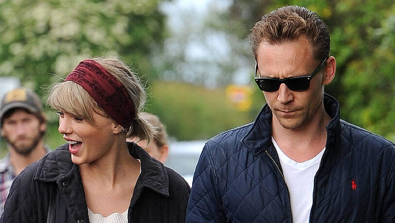 Taylor Swift und Tom Hiddleston bei einem Besuch seines Heimatortes Suffolk. Taylor Swift und Tom Hiddleston bei einem Besuch seines Heimatortes Suffolk.