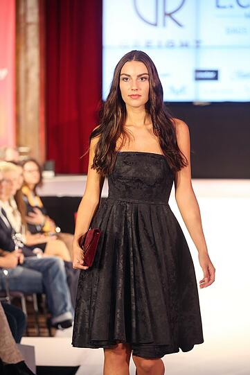 Anita zog per Segmüller-Wildcard ins Finale ein. Ihr Lauf im schwarzen Kleid von Greight Fashion gehört zu den Hinguckern des Abends.