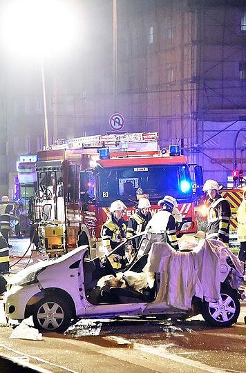 Schwerer Verkehrsunfall am Freitagabend in Laim - die Bilder.