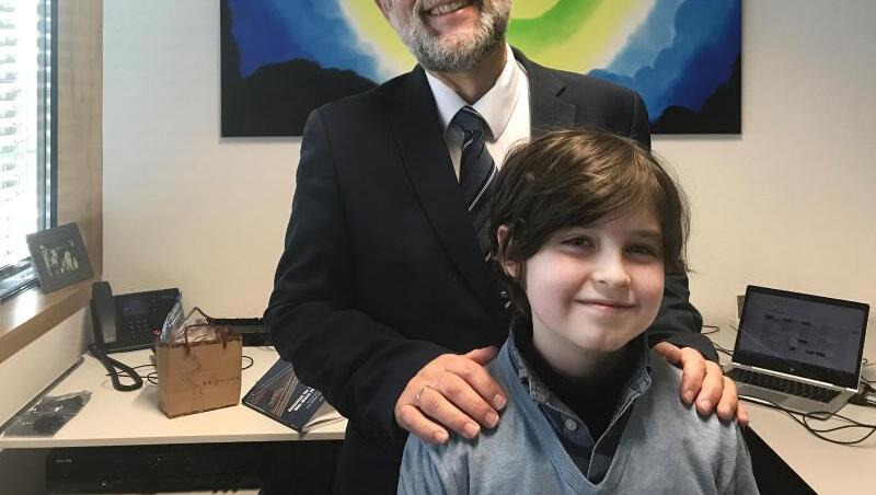 Professor Peter Baltus mit seinem Super-Studenten Laurent. Professor Peter Baltus mit seinem Super-Studenten Laurent.