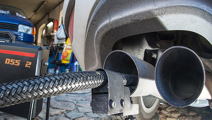 Dicke Luft bei VW: Der Autobauer muss hunderttausende Autos in die Werkstätten holen. Dicke Luft bei VW: Der Autobauer muss hunderttausende Autos in die Werkstätten holen.