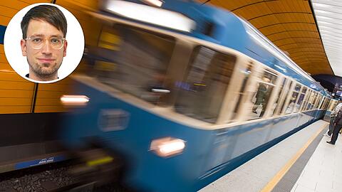 München: Ein Zug fährt am im U-Bahnhof Marienplatz ein.