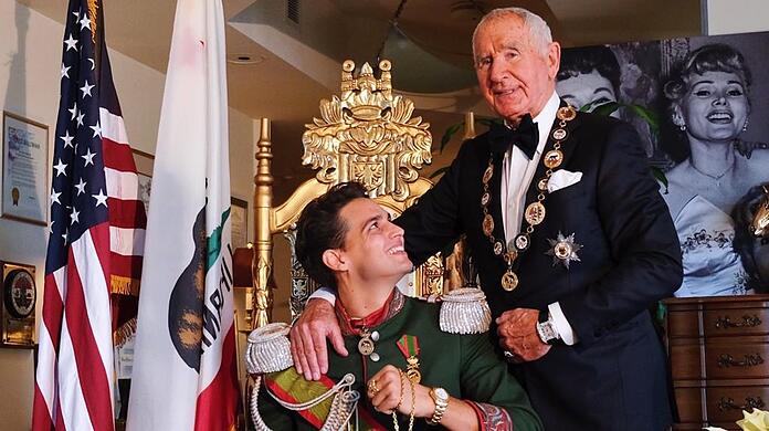 Schaut zu ihm auf: Prinz Kevin und Prinz Frédéric von Anhalt