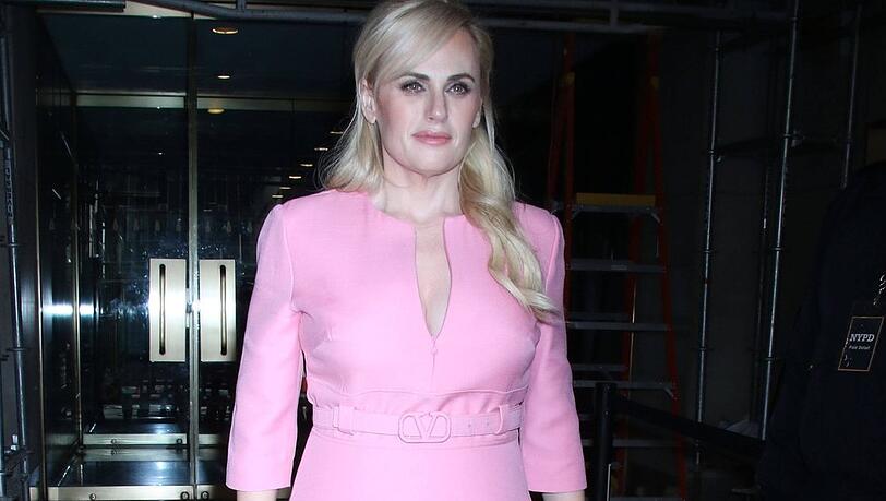 Rebel Wilson hat auf Instagram ihre neue Freundin vorgestellt. Rebel Wilson hat auf Instagram ihre neue Freundin vorgestellt.