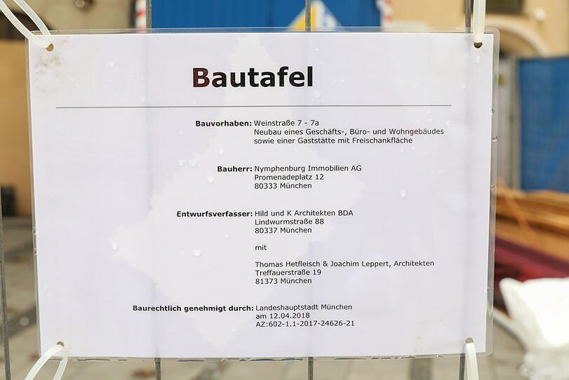 Bauherr August Baron von Finck und seine Nymphenburg Immobilien AG vermieten die neuen Häuser an den FC Bayern.