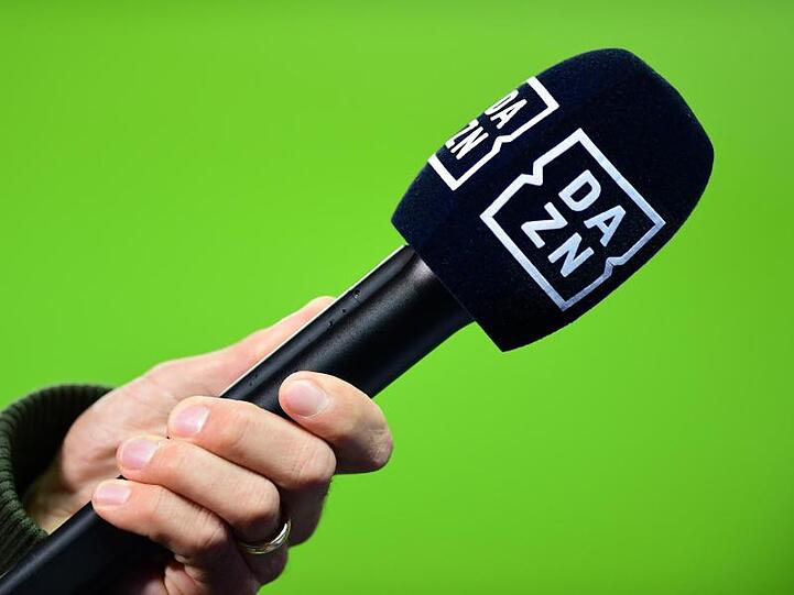 DAZN überträgt das Montagsspiel zwischen Bremen und Leverkusen live.