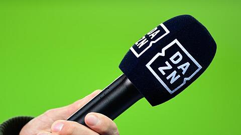 DAZN überträgt das Montagsspiel zwischen Bremen und Leverkusen live.