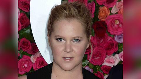 Amy Schumer hat es mit Corona erwischt.