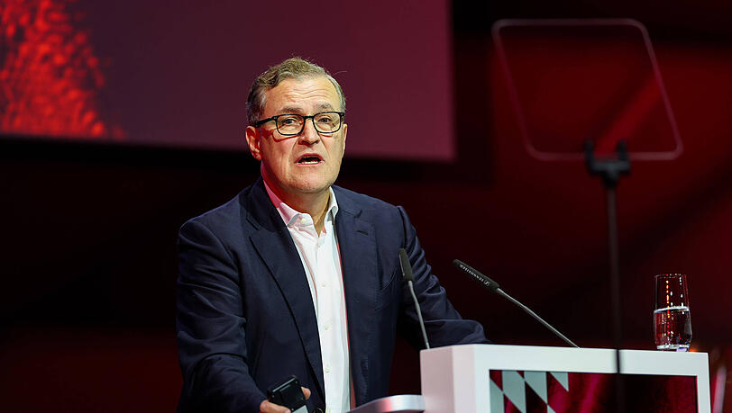 Sprach nach der Jahreshauptversammlung am Sonntag über Manuel Neuer: Jan-Christian Dreesen. Sprach nach der Jahreshauptversammlung am Sonntag über Manuel Neuer: Jan-Christian Dreesen.