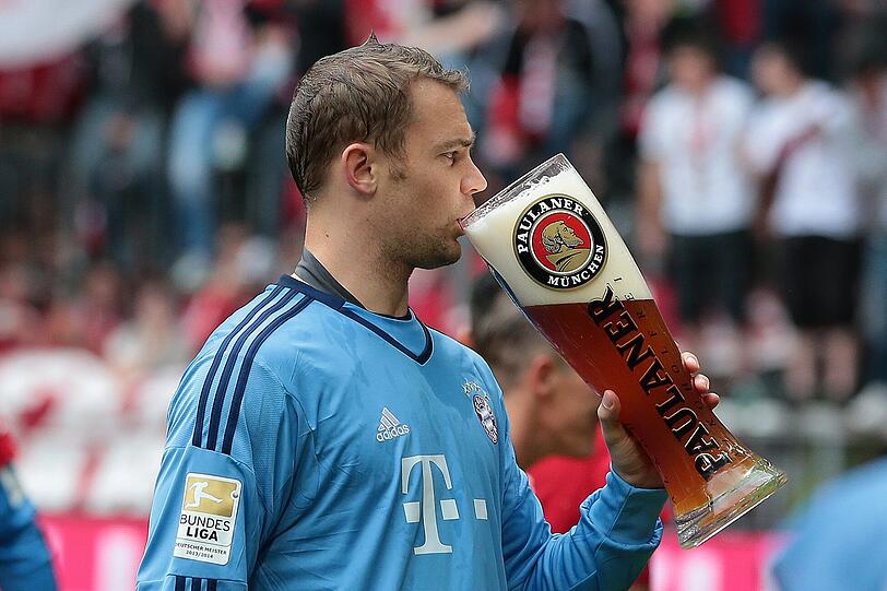 Konfetti, Bierduschen und Meisterschale: Die besten Bilder von der Bayern-Party aus der Allianz Arena!
