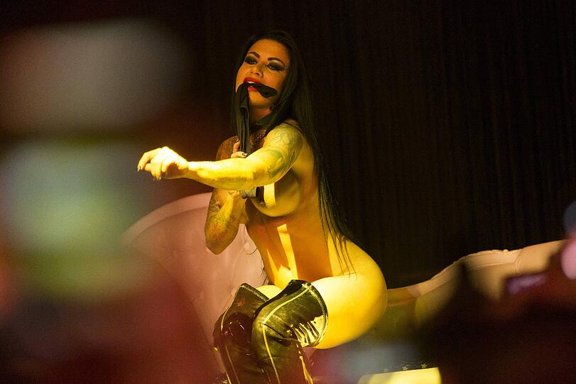 Die Venus feiert 20. Geburtstag - die Bilder von der weltgrößten Erotikmesse in Berlin.