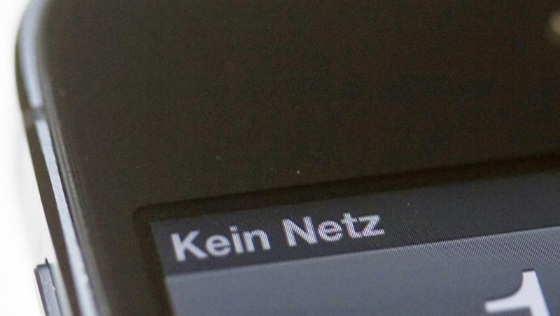 Die Aufschrift "Kein Netz" ist auf dem Bildschirm eines Mobiltelefons zu sehen. Foto: Inga Kjer/Archivbild Die Aufschrift "Kein Netz" ist auf dem Bildschirm eines Mobiltelefons zu sehen. Foto: Inga Kjer/Archivbild