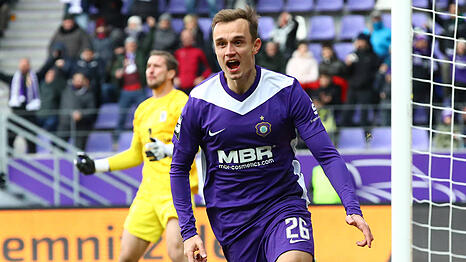 Kilian Jakob traf im Dezember gegen 1860 zum 1:0 für Erzgebirge Aue.