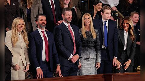 Die Trump-Familie in Washington: (l. n. r.) Tiffany Trump, Donald Trump Jr., Eric Trump, Ivanka Trump, Barron Trump und Melania Trump.