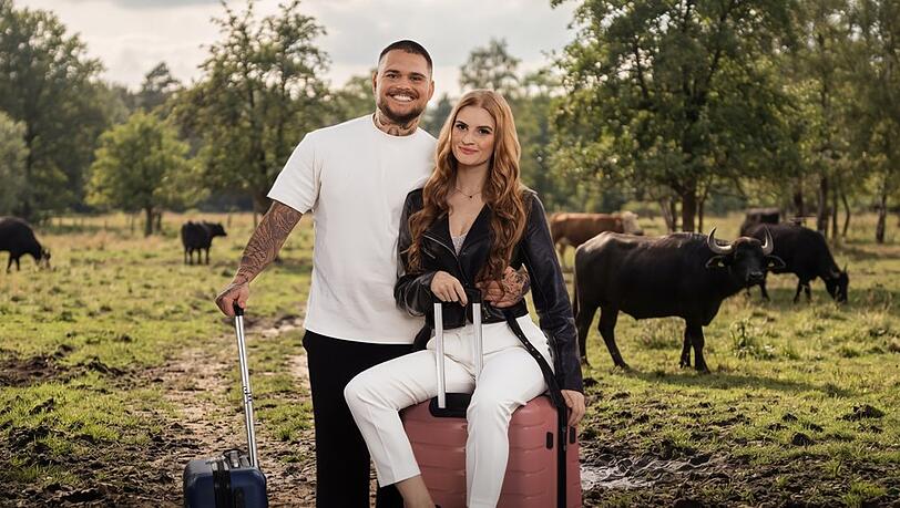 Nico Legat zieht mit Partnerin Laura ins "Sommerhaus". Nico Legat zieht mit Partnerin Laura ins "Sommerhaus".