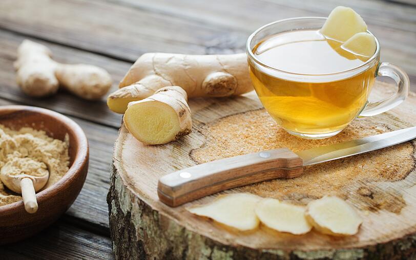 Auch Ingwertee macht müde Geister munter! Die Schärfe der Knolle kurbelt den Stoffwechsel an und fördert die Fettverbrennung. Im Sommer können Sie mit einer selbstgemachten Ingwerlimonade den gleichen Effekt erzielen. Auch Ingwertee macht müde Geister munter! Die Schärfe der Knolle kurbelt den Stoffwechsel an und fördert die Fettverbrennung. Im Sommer können Sie mit einer selbstgemachten Ingwerlimonade den gleichen Effekt erzielen.