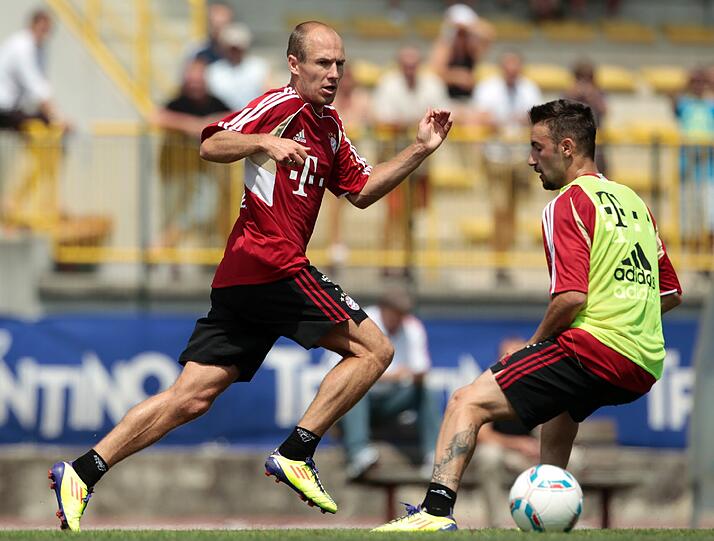 Neue Bilder vom Trainigslager der Bayern am Gardasee
