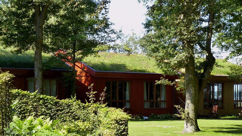 Auch gestalterische Vorteile hat eine Dachbegrünung: Das Haus passt perfekt in seine Umgebung. Auch gestalterische Vorteile hat eine Dachbegrünung: Das Haus passt perfekt in seine Umgebung.