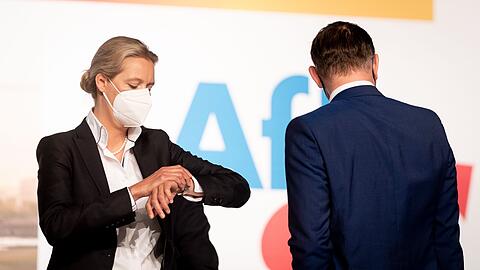 Alice Weidel, Fraktionsvorsitzende der AfD, und AfD-Bundessprecher Tino Chrupalla beim Bundesparteitag der AfD.
