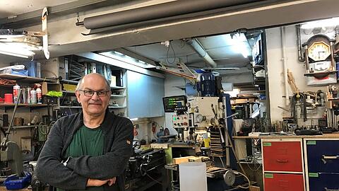 Pancho Schlehhuber in seiner Werkstatt in Obergiesing.