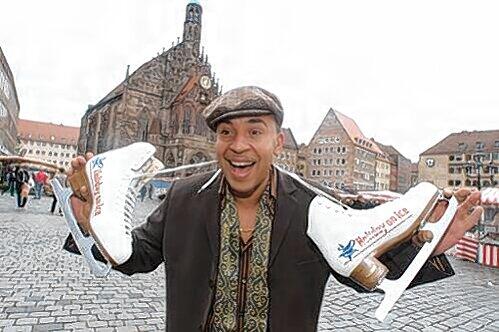 Trommelte am Hauptmarkt für seinen Auftritt: Lou Bega begibt sich am 16. Dezember für zwei Vorstellungen aufs Glatteis.