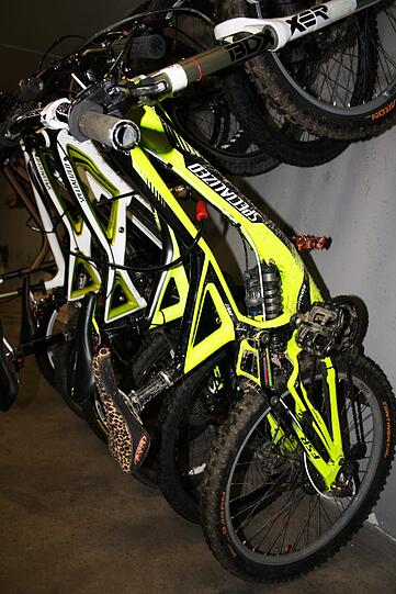 Wie Perlen auf der Schnur: unsere Specialized Flotte