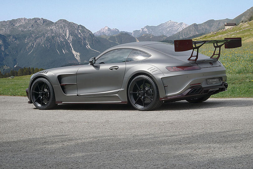 Zusätzlich zum Heckflügel hat Mansory eine neue Heckschürze mit integriertem Diffusor installiert. Beides soll für mehr Abtrieb sorgen.