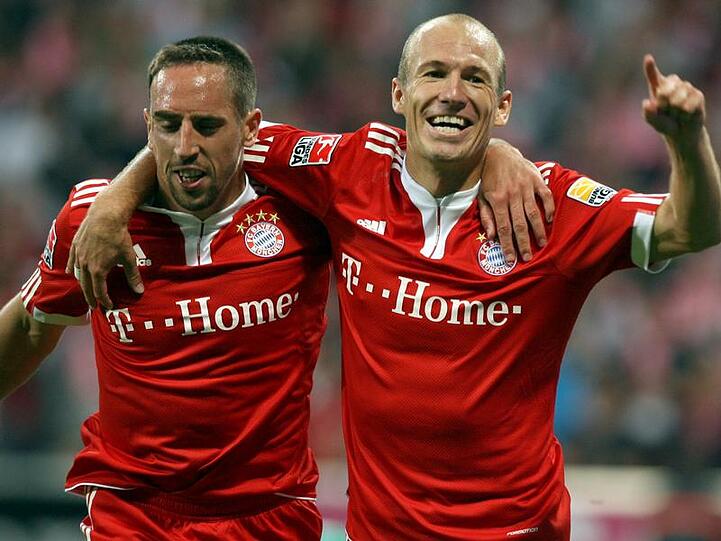 So jubelten sie bei ihrem ersten Auftritt für den FC Bayern: Das furiose 3:0 gegen Wolfsburg ist allerdings schon lange passé, es war im August 2009.