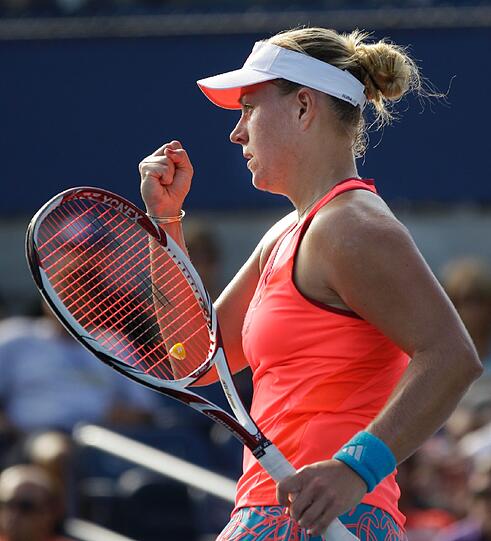 Angelique Kerber hat sich mit einer starken Leistung fürs Halbfinale der US Open qualifiziert.