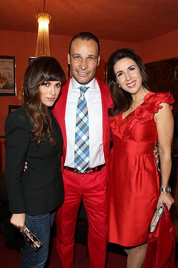 Viktoria Lauterbach-Skaf und Alexander-Klaus Stecher mit Ehefrau Judith Williams bei der Premiere der Komödie "The Kingês speech" am 18.09.2013 im Bayerischen Hof in München.