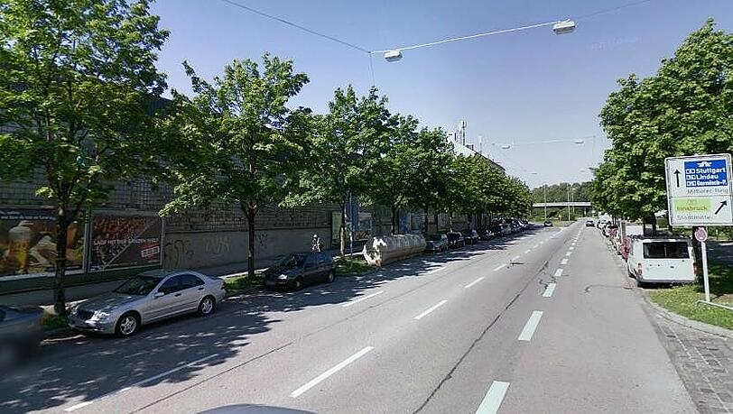 Jeden Tag düsen fast 19 000 Fahrzeuge über die etwa 800 Meter lange Brudermühlstraße. Die 1300 Anwohner müssen's aushalten. Jeden Tag düsen fast 19 000 Fahrzeuge über die etwa 800 Meter lange Brudermühlstraße. Die 1300 Anwohner müssen's aushalten.
