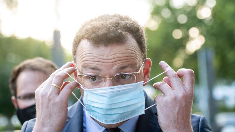 Bundesgesundheitsminister Jens Spahn auf dem Weg zu einer Diskussionsveranstaltung der CDU-Dortmund zum Thema Corona. Bundesgesundheitsminister Jens Spahn auf dem Weg zu einer Diskussionsveranstaltung der CDU-Dortmund zum Thema Corona.