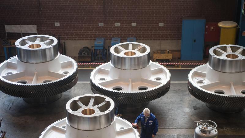 Die mittelständisch geprägte Maschinenbaubranche ist weiterhin größter industrieller Arbeitgeber in Deutschland mit mehr als einer Million Mitarbeitern. Die mittelständisch geprägte Maschinenbaubranche ist weiterhin größter industrieller Arbeitgeber in Deutschland mit mehr als einer Million Mitarbeitern.