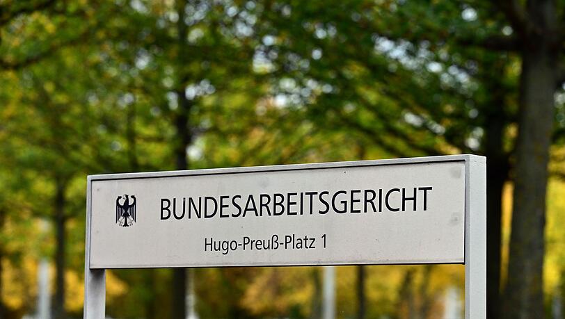 Das Bundesarbeitsgericht stärkt die Rechte von Frauen bei Streit um die gleiche Bezahlung wie Männer (Illustration)