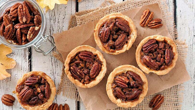 Diese Tartelettes sind inspiriert vom amerikanischen Pecan Pie. Diese Tartelettes sind inspiriert vom amerikanischen Pecan Pie.
