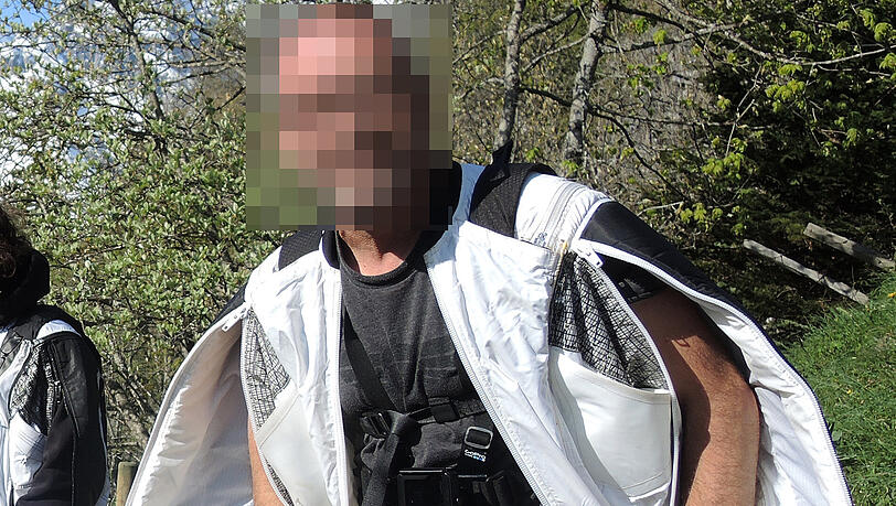 Ein erfahrener Basejumper aus Ebersburg ist bei einem Sprung in Südtirol tödlich verunglückt. Ein erfahrener Basejumper aus Ebersburg ist bei einem Sprung in Südtirol tödlich verunglückt.