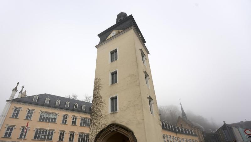 Auf fast 1000 Quadratmetern und zwei Etagen sollen im Schloss Sayn Fotos, Gemälde, Stammbäume, Erinnerungsstücke und Kunstgegenstände einer von Deutschlands ältesten hochadeligen Familien zu sehen sein. Auf fast 1000 Quadratmetern und zwei Etagen sollen im Schloss Sayn Fotos, Gemälde, Stammbäume, Erinnerungsstücke und Kunstgegenstände einer von Deutschlands ältesten hochadeligen Familien zu sehen sein.