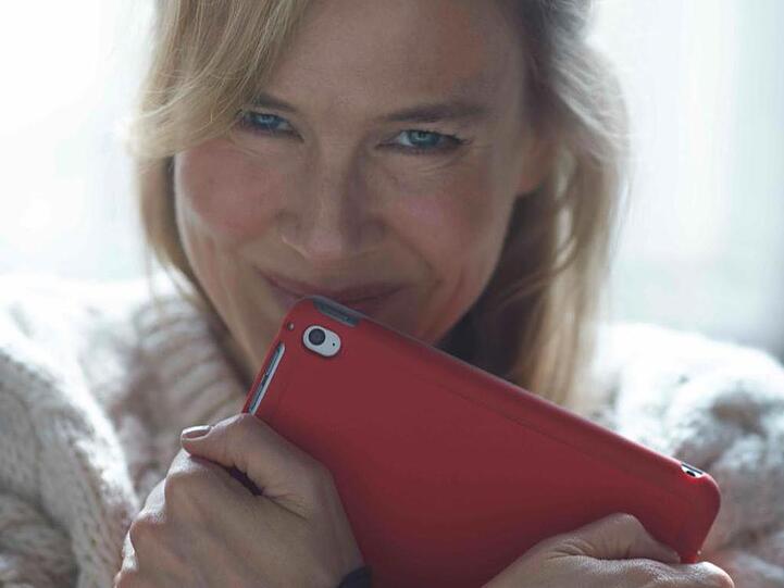 Eine moderne Bridget Jones: Statt einem Tagebuch umklammert Schauspielerin Renée Zellweger ein iPad