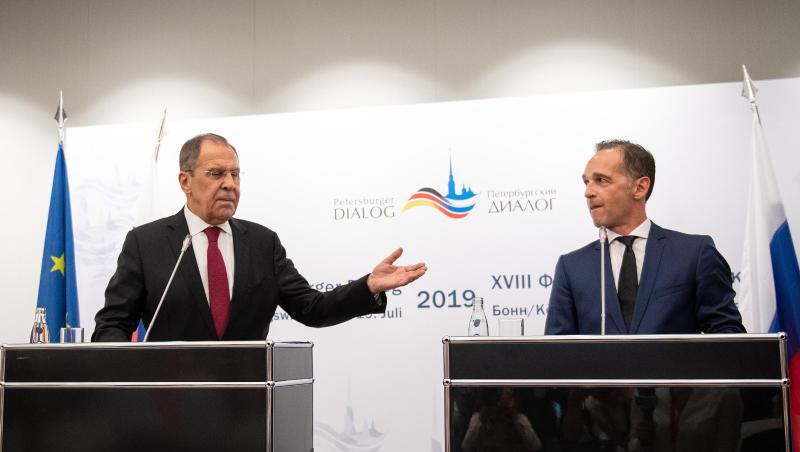 Heiko Maas (r) und sein russischer Kollege Sergej Lawrow wollen den Friedensprozess in der umkämpften Ost-Ukraine wieder in Gang bringen. Heiko Maas (r) und sein russischer Kollege Sergej Lawrow wollen den Friedensprozess in der umkämpften Ost-Ukraine wieder in Gang bringen.