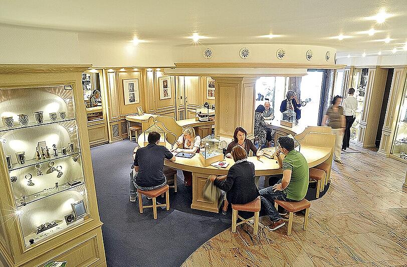 Juwelier Fridrich ist in München der Juwelier mit langer Tradition von exklusiven Trauringen bis zu wertvollen Uhren.