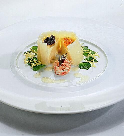 Eine Köstlichkeit der &bdquo;Cuisine Vitale&ldquo;: die Spargelchartreuse.