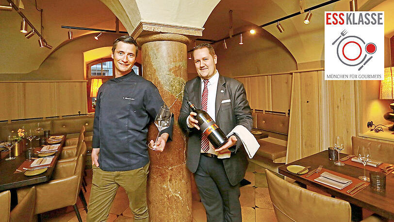 Die Gastgeber der Ess-Klasse im April, Sous-Chef Tino Nawrocki (links) und Restaurantleiter Patrick Reisenauer, in der frisch renovierten Pfistermühle. Das Gewölbe stammt noch aus dem 16. Jahrhundert, die Inneneinrichtung ist sorgsam auf das historische Gebäude abgestimmt. Die Gastgeber der Ess-Klasse im April, Sous-Chef Tino Nawrocki (links) und Restaurantleiter Patrick Reisenauer, in der frisch renovierten Pfistermühle. Das Gewölbe stammt noch aus dem 16. Jahrhundert, die Inneneinrichtung ist sorgsam auf das historische Gebäude abgestimmt.