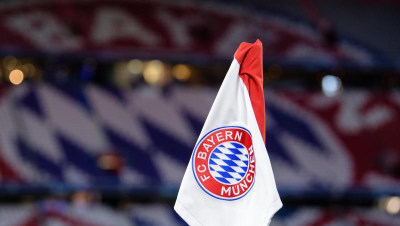 Das Logo des FC Bayern München auf einer Eckfahne in der Allianz Arena. Foto: Matthias Balk/Archiv Das Logo des FC Bayern München auf einer Eckfahne in der Allianz Arena. Foto: Matthias Balk/Archiv