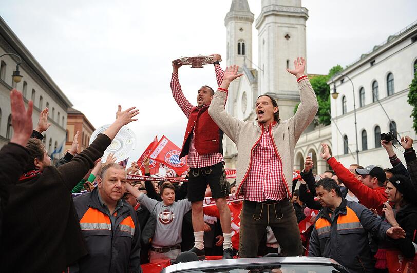 Zur Einstimmung auf die Meisterfeier: So feierte der FC Bayern im letzten Jahr die Meisterschaft. Die Kult-Bilder...