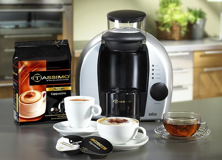 MAI: KAMERAS & KAFFEEMASCHINEN: Im Mai kommen Kaffeeliebhaber auf ihre Kosten &ndash; laut Analyse von &bdquo;guenstiger.de&ldquo; gehen die Heißgetränk-Maschinen 27 Prozent billiger als im restlichen Jahr über die Ladentheke. Wer für seine Urlaubsschnappschüsse eine neue Kamera sucht, darf ebenfalls die Augen offen halten. Die Modelle sind im Mai viel günstiger als in den Sommermonaten.