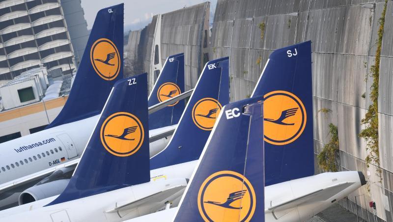 Die Lufthansa bekommt den starken Preiskampf im europäischen Luftverkehr zu spüren und rechnet auch wegen fallender Ticketpreise für dieses Jahr nur noch mit einem operativen Gewinn von 2,0 bis 2,4 Milliarden Euro. Die Lufthansa bekommt den starken Preiskampf im europäischen Luftverkehr zu spüren und rechnet auch wegen fallender Ticketpreise für dieses Jahr nur noch mit einem operativen Gewinn von 2,0 bis 2,4 Milliarden Euro.