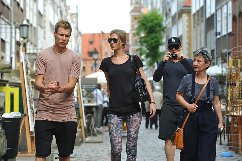 Und auch Bayern-Kollege Holger Badstuber begleitet die beiden.