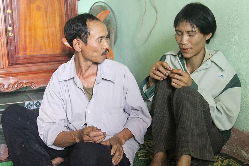 Hoa Van Lang (rechts) hatte 40 Jahre keinen Kontakt zur Außenwelt.