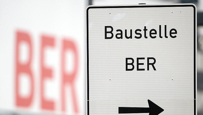 Die Verzögerung der Eröffnung des Flughafens bringt der Bahn eine Entschädigung ein. Die Verzögerung der Eröffnung des Flughafens bringt der Bahn eine Entschädigung ein.
