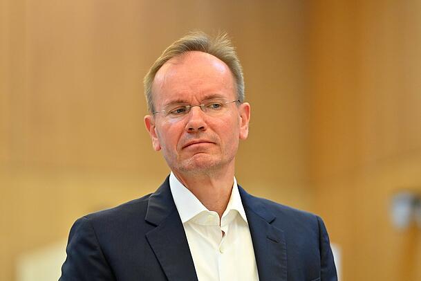 Markus Braun, Ex-Vorstandsvorsitzender von Wirecard, wird auch im Rahmen eines Zivilprozesses von den geschädigten Aktionäre verklagt. Er ist am Freitag nicht zur Verhandlung erschienen. Markus Braun, Ex-Vorstandsvorsitzender von Wirecard, wird auch im Rahmen eines Zivilprozesses von den geschädigten Aktionäre verklagt. Er ist am Freitag nicht zur Verhandlung erschienen.